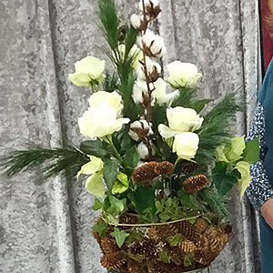 A flower arrangement by Pam Galloway Cheshire Area of NAFAS Qualified Demonstrator