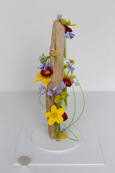 Pam Fleming-Williams' Silver Award Winning flower arrangement in the Summer hues class of the Royal Cheshire County 'Virtual' Show 2021