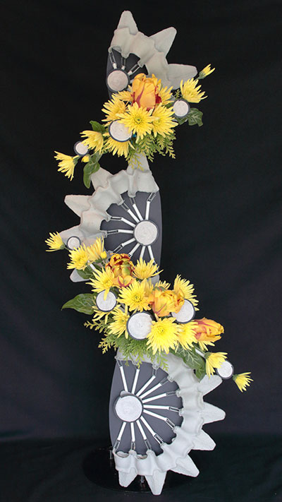 Nicola Robson's Bronze Award Winning flower arrangement in the Bits and Pieces class of the Royal Cheshire County 'Virtual' Show 2021