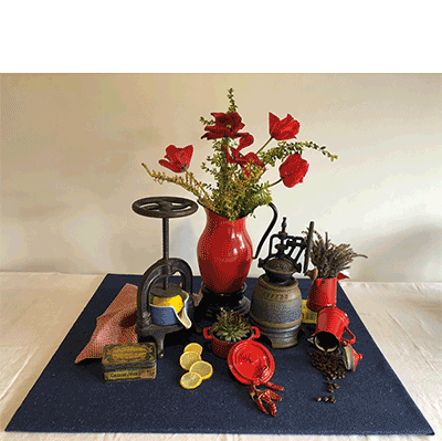 Fiona Harrison's flower arrangement in the A Moment in Time class of the Royal Cheshire County 'Virtual' Show 2021