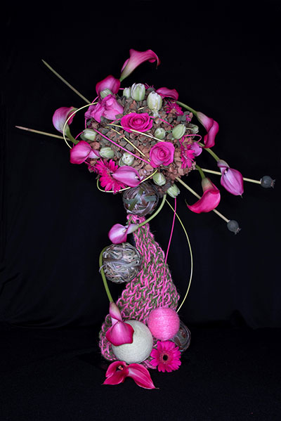 Jayne Merriman's flower arrangement in the Knit one purl one class of the Royal Cheshire County 'Virtual' Show 2021