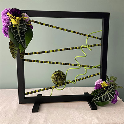 Linda Hawker's Bronze Award Winning flower arrangement in the Knit one purl one class of the Royal Cheshire County 'Virtual' Show 2021