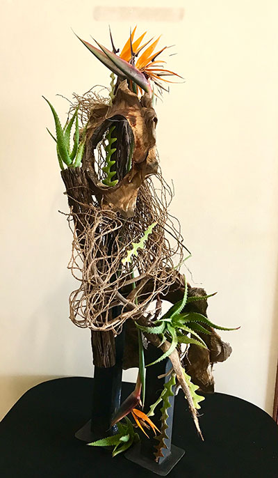Anjna Patel's flower arrangement in the Wild Thing class of the Royal Cheshire County 'Virtual' Show 2021