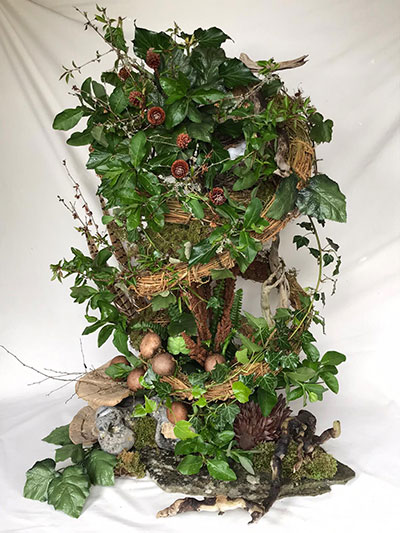 Dorothy Monks' flower arrangement in the Wild Thing class of the Royal Cheshire County 'Virtual' Show 2021