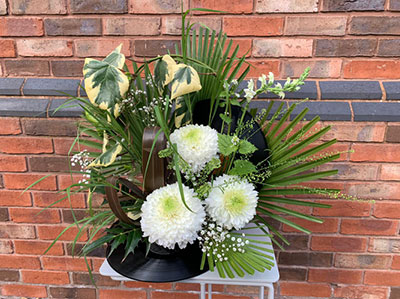 Elaine Meredith (Hulton)'s flower arrangement in the Wild Thing class of the Royal Cheshire County 'Virtual' Show 2021