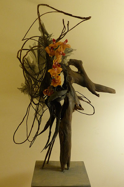 Irina Code's Silver Gilt Award Winning flower arrangement in the Wild Thing class of the Royal Cheshire County 'Virtual' Show 2021